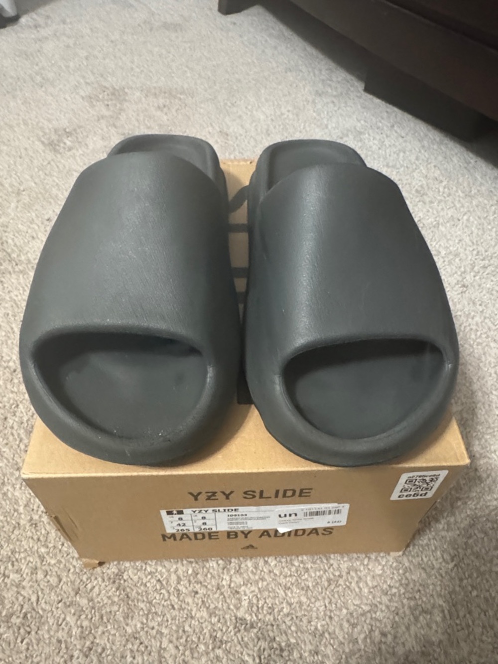 YZY slides dark onyx AUTHENTIC